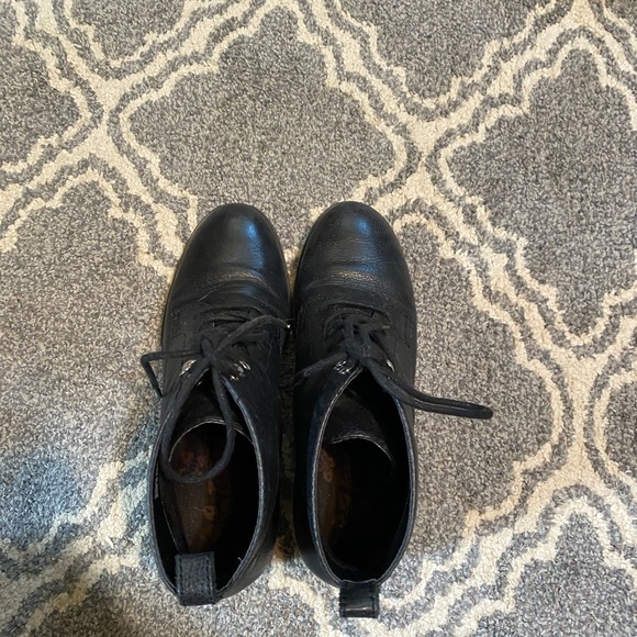 Tara M. Gianna lace up boot - Picture 4 of 8